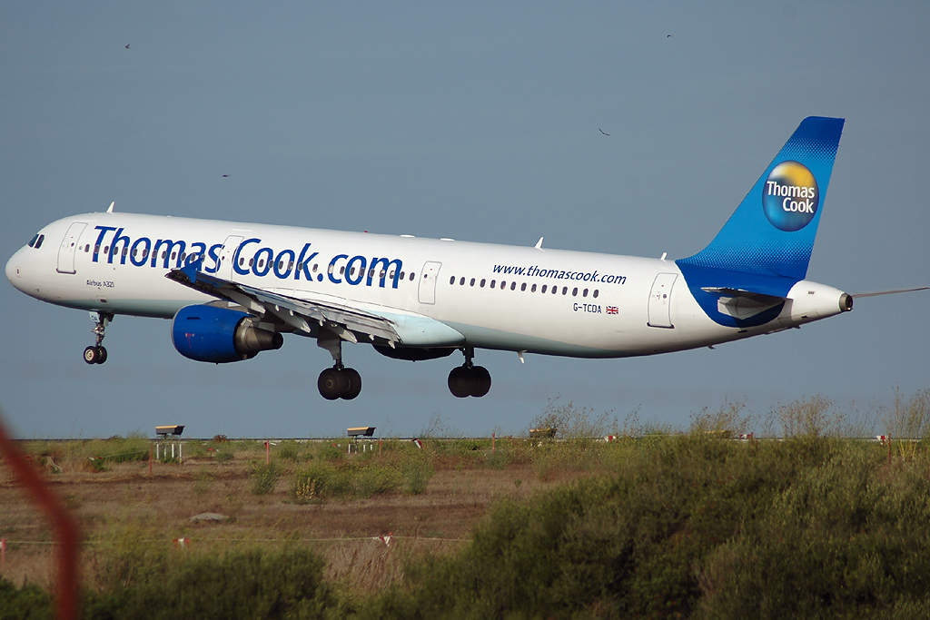 G-TCDA · Airbus A321-211 · (MAH / LEMH)