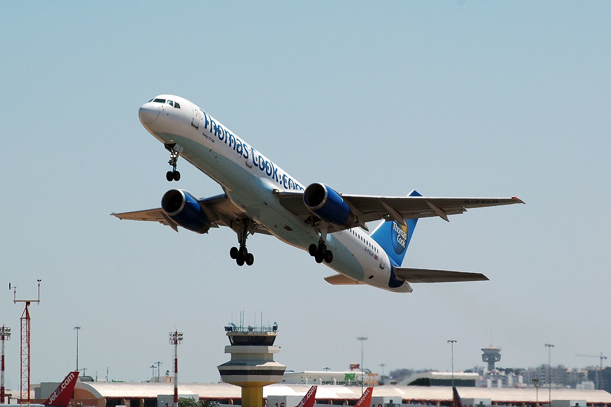 G-FCLH · Boeing 757-28A · (FAO / LPFR)