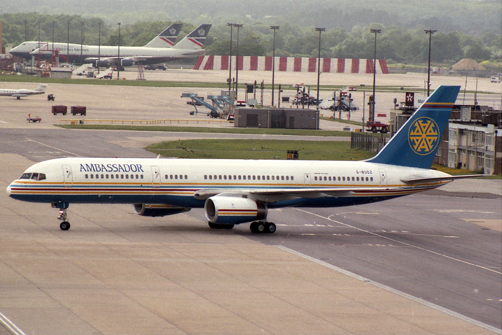 G-BUDZ · Boeing 757-236 · (LGW / EGKK)
