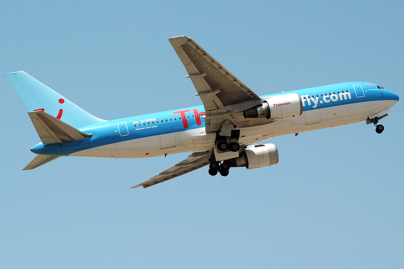 G-BYAB · Boeing 767-204(ER) · (PMI / LEPA / LESJ)