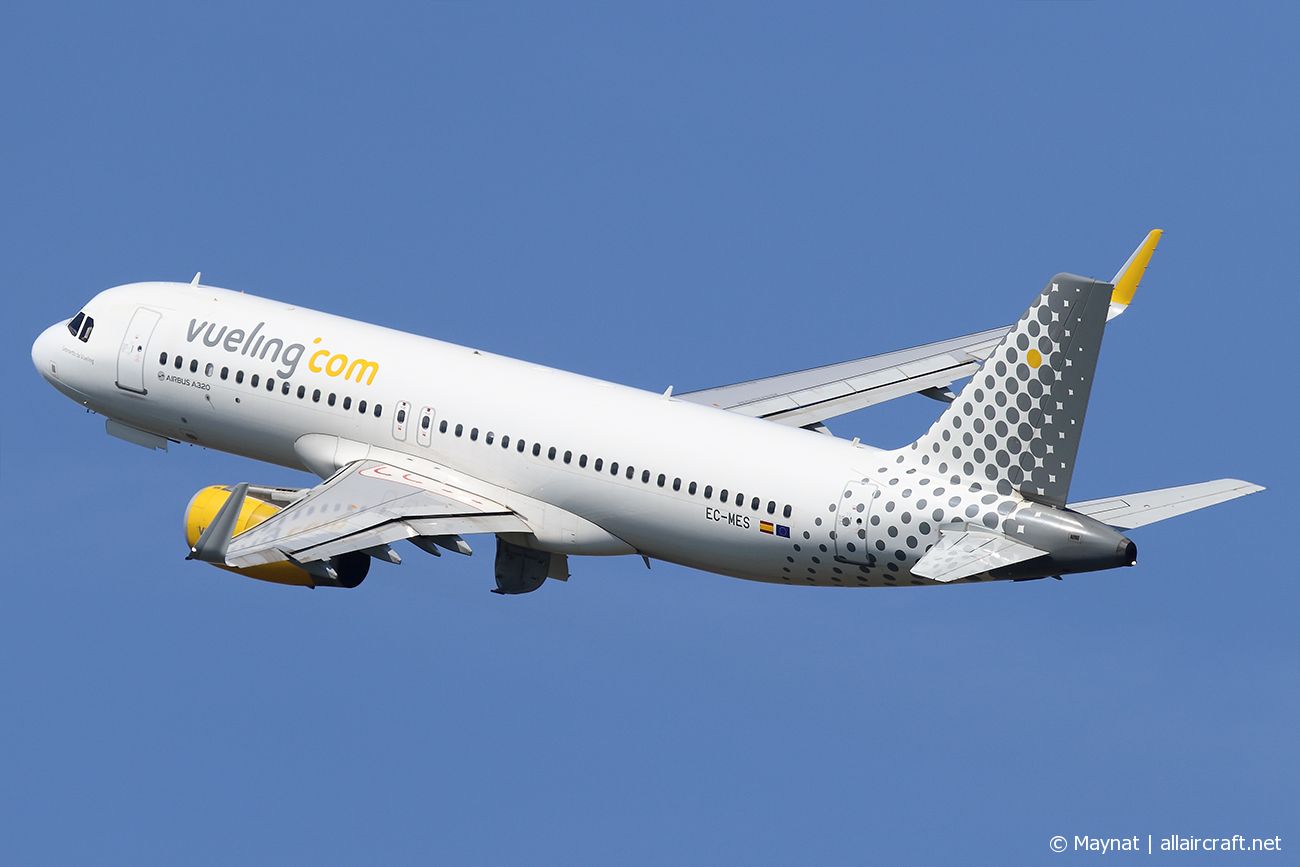 EC-MES · Airbus A320-232(WL) · (BCN / LEBL)