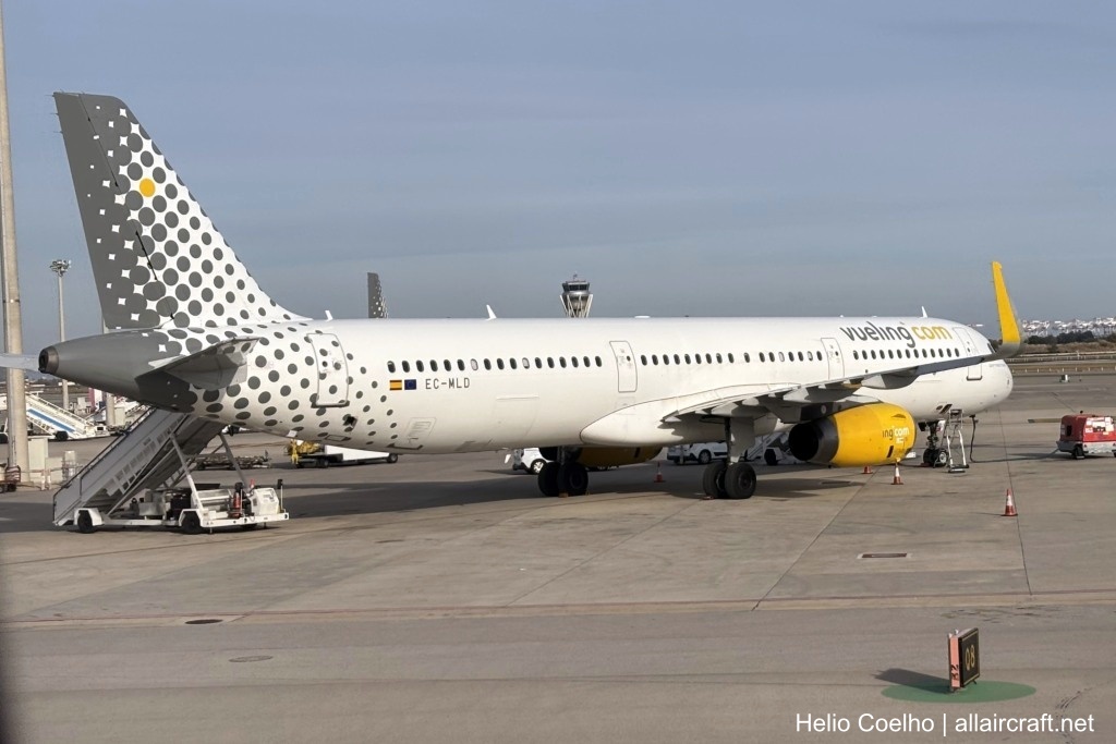 EC-MLD · Airbus A321-231 · (BCN / LEBL)