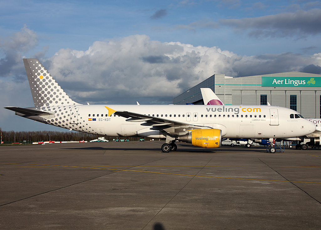 EC-KDT · Airbus A320-216 · (DUB / EIDW)