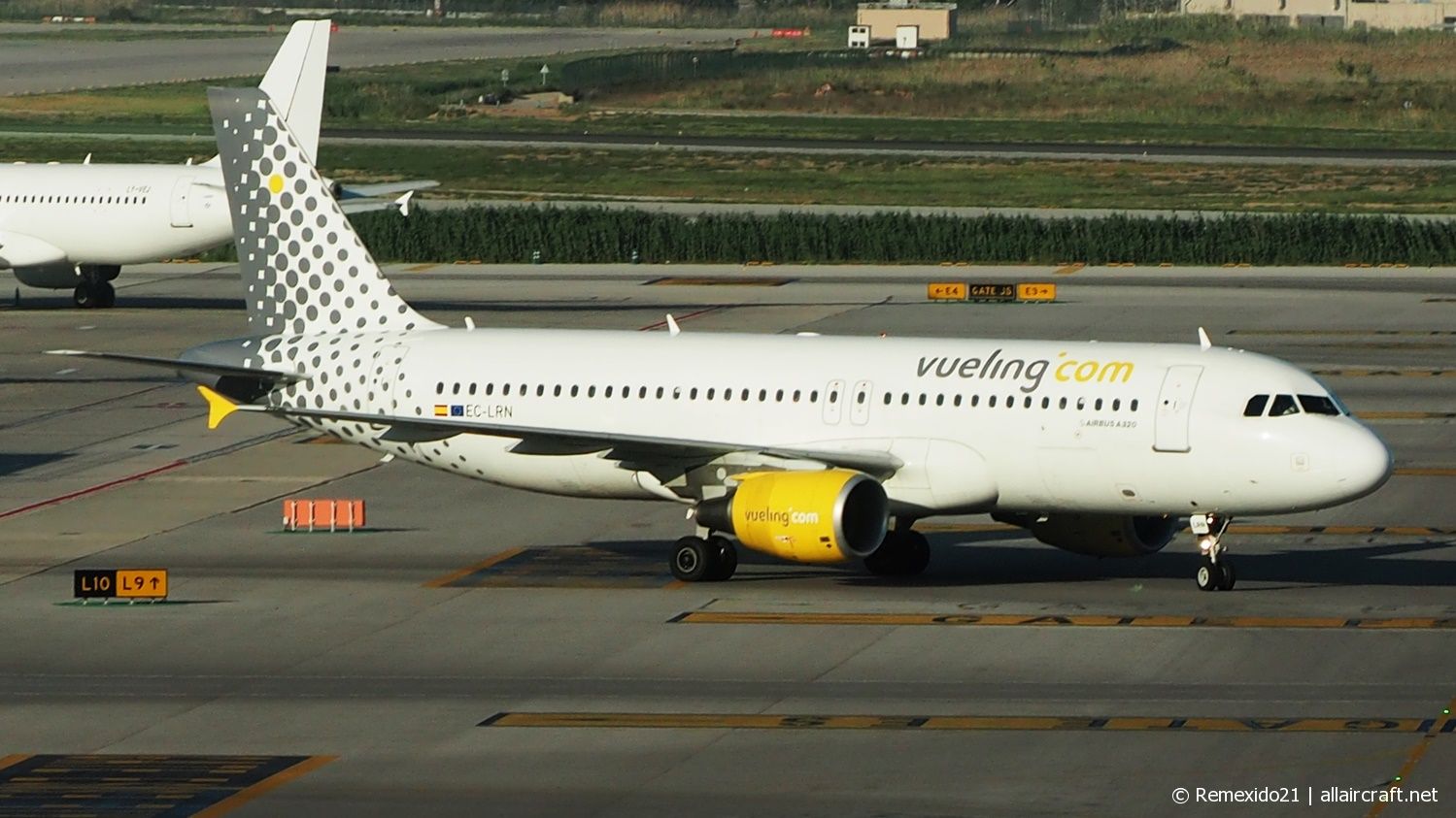EC-LRN · Airbus A320-214 · (BCN / LEBL)