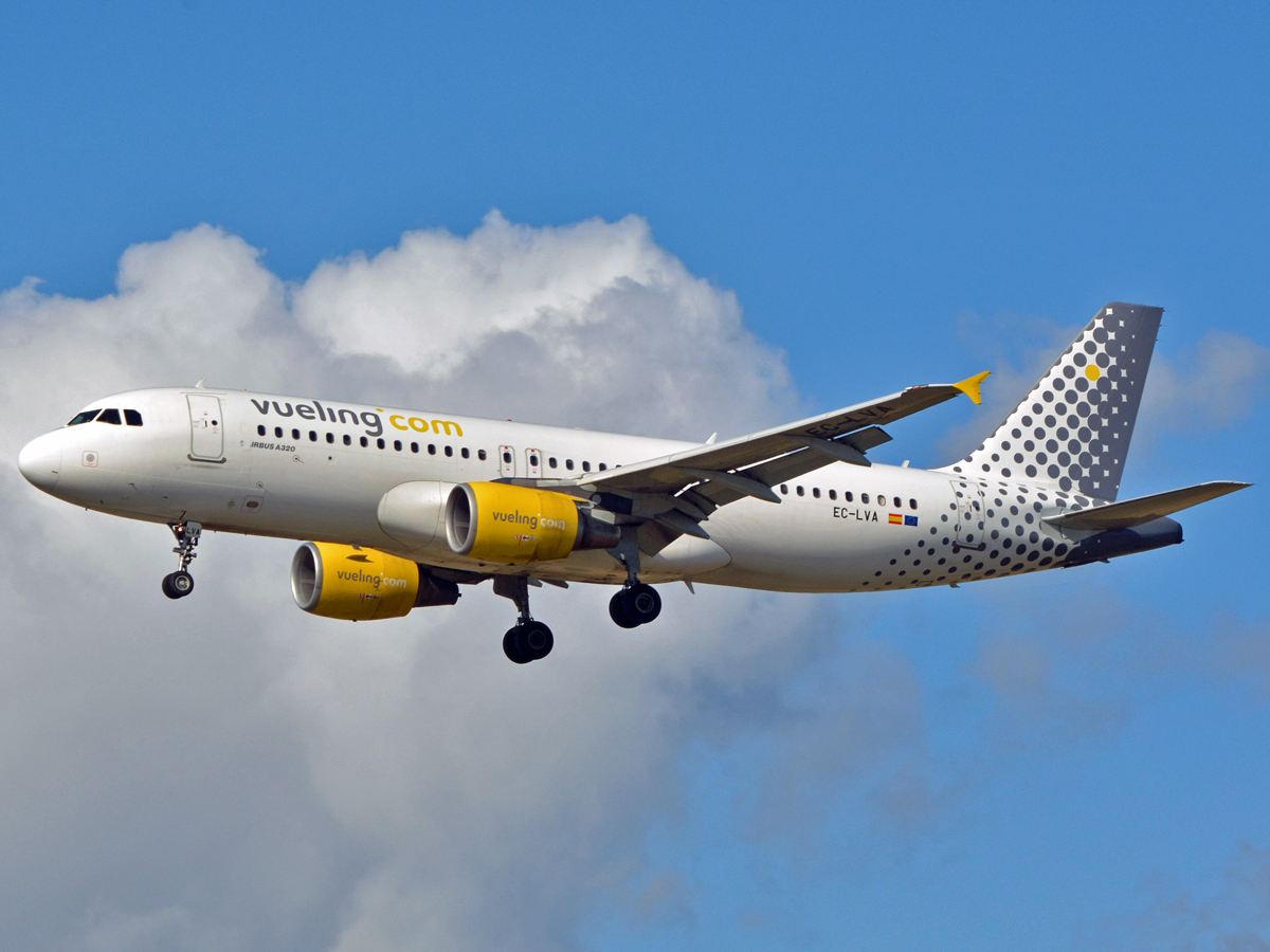 EC-LVA · Airbus A320-214 · (CPH / EKCH)