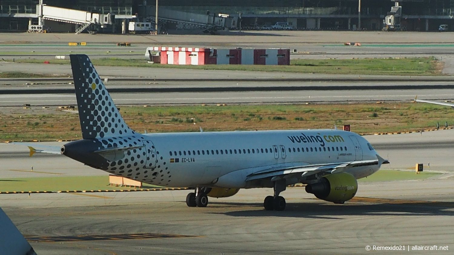 EC-LVA · Airbus A320-214 · (BCN / LEBL)