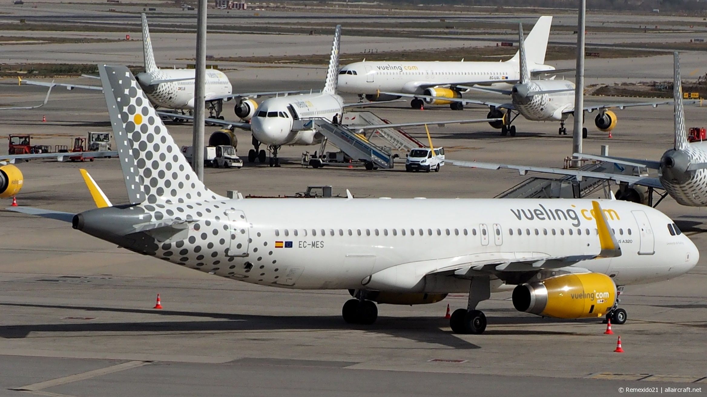 EC-MES · Airbus A320-232(WL) · (BCN / LEBL)