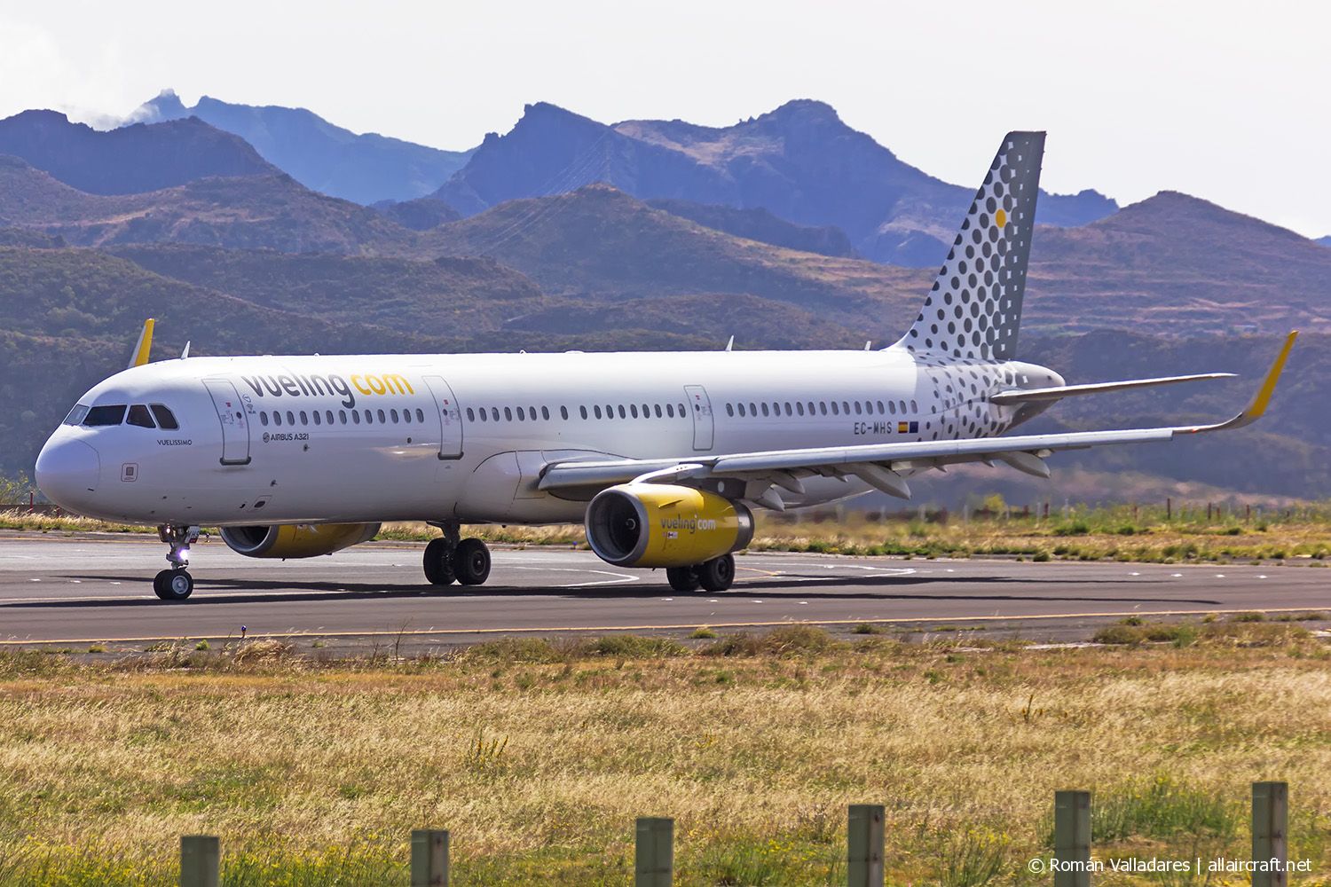 EC-MHS · Airbus A321-231(WL) · (TFN / GCXO)