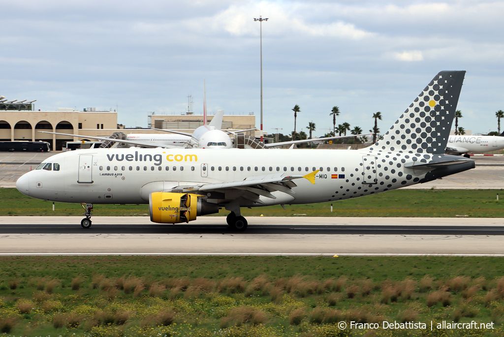 EC-MIQ · Airbus A319-112 · (MLA / LMML)