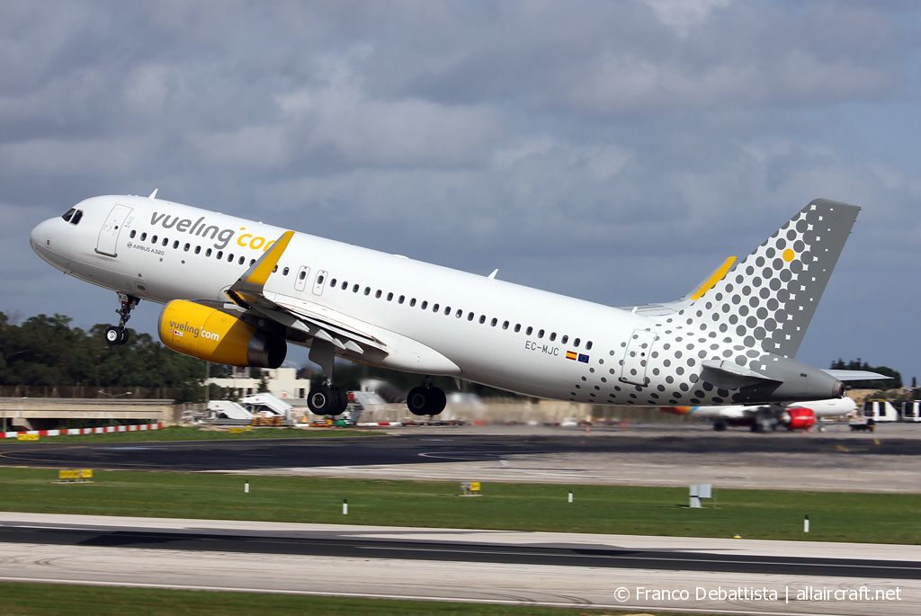 EC-MJC · Airbus A320-232(WL) · (MLA / LMML)