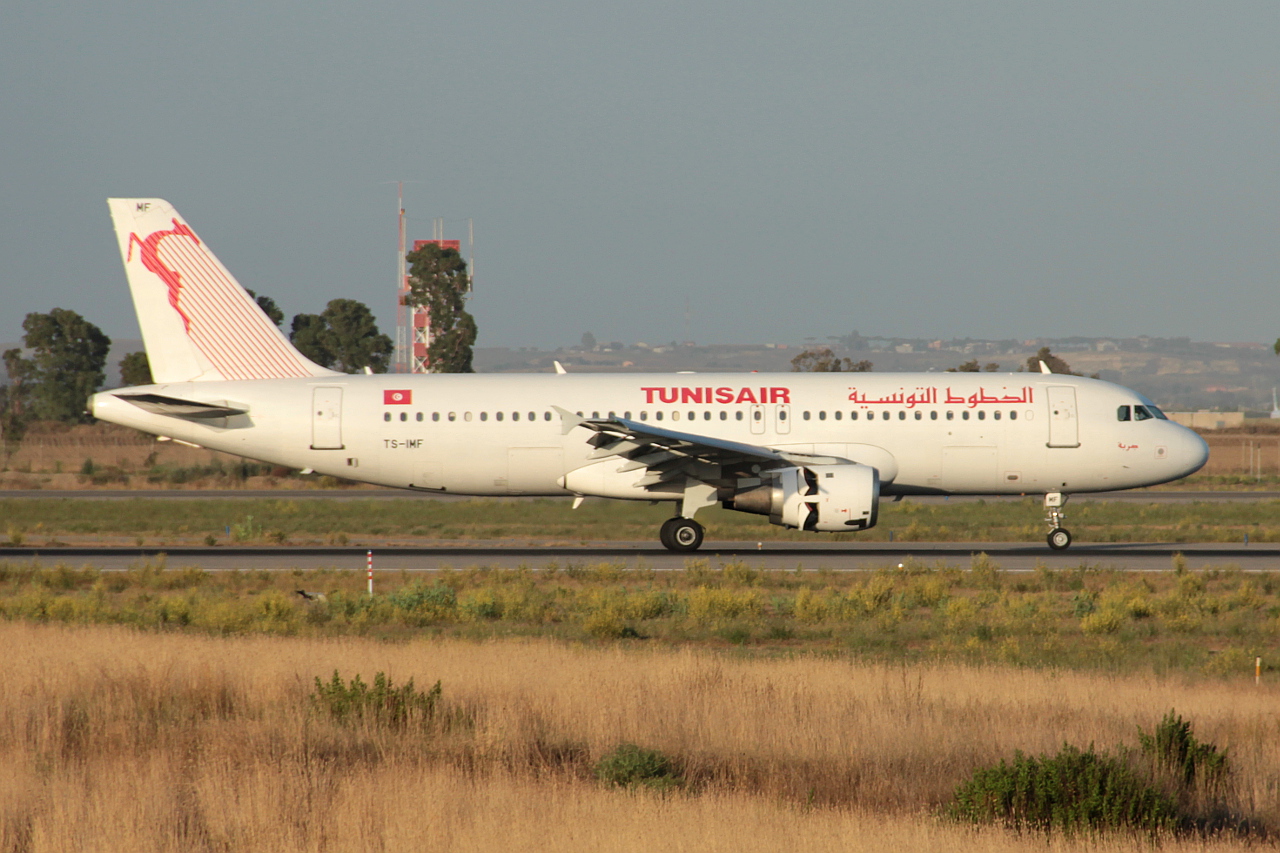 TS-IMF · Airbus A320-211 · (FCO / LIRF)