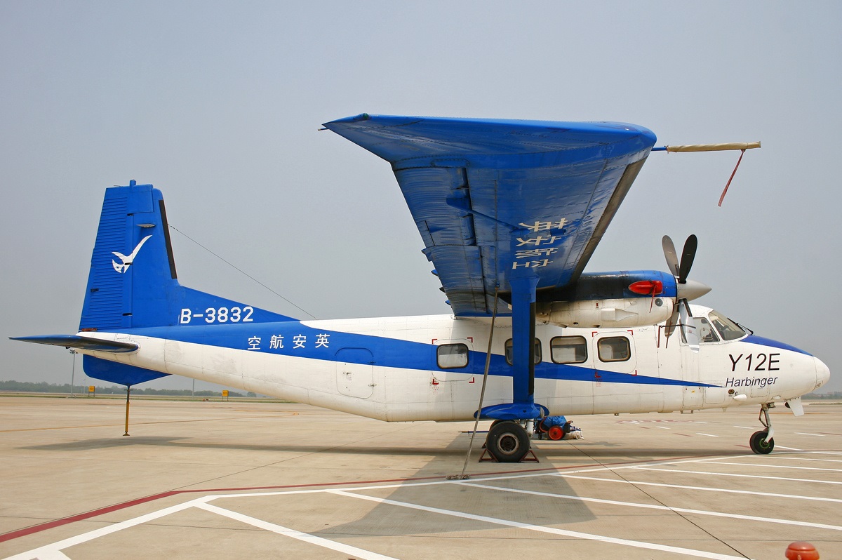 B-3832 · Harbin Y12E · (WUH / ZHHH)