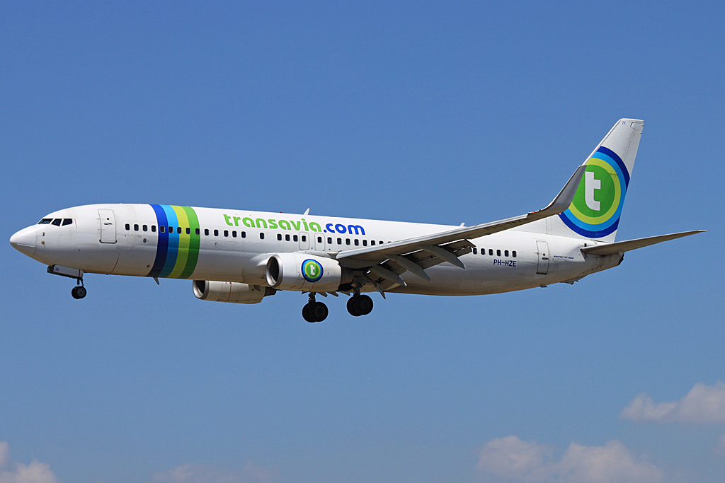 PH-HZE · Boeing 737-8K2(WL) · (BCN / LEBL)