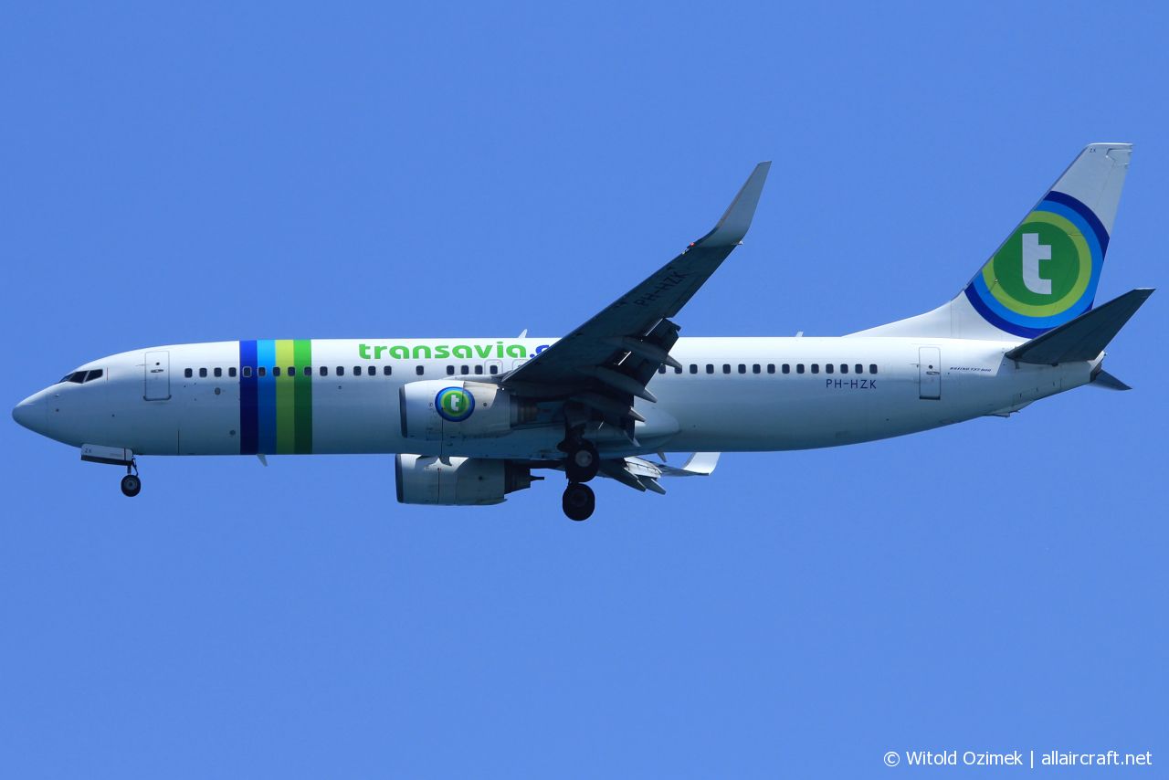 PH-HZK · Boeing 737-8K2(WL) · (HER / LGIR)