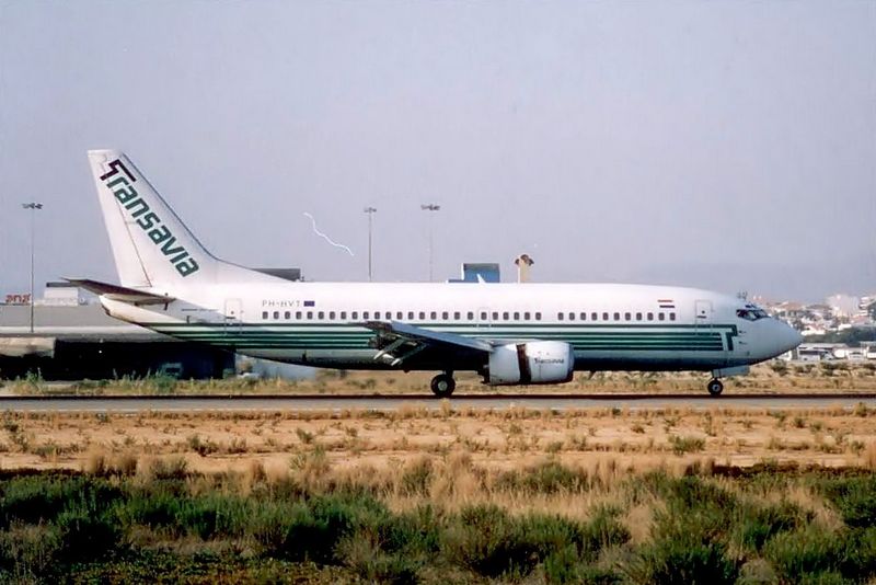 PH-HVT · Boeing 737-3K2 · (FAO / LPFR)
