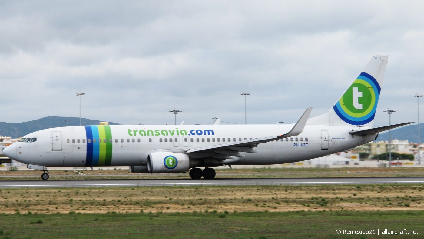 PH-HZE · Boeing 737-8K2(WL) · (FAO / LPFR)