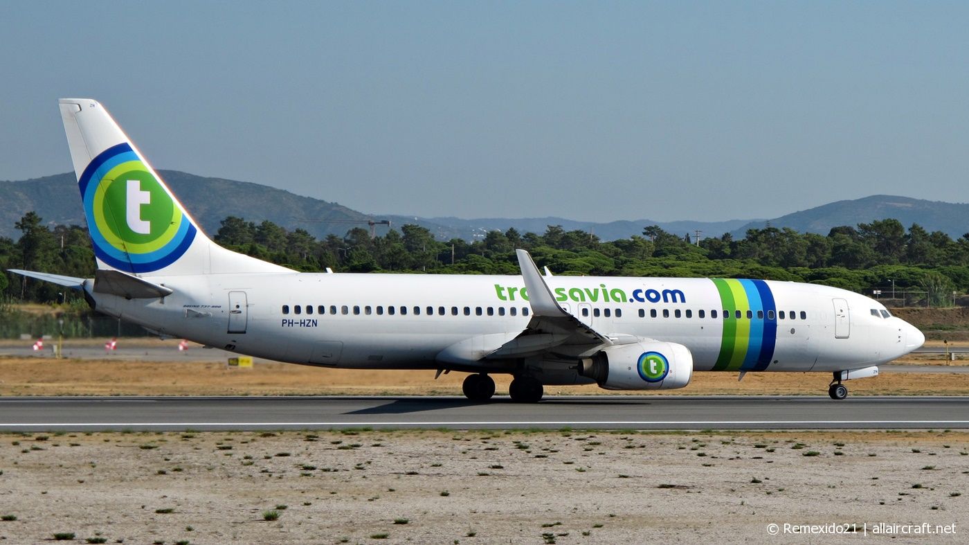 PH-HZN · Boeing 737-8K2(WL) · (FAO / LPFR)