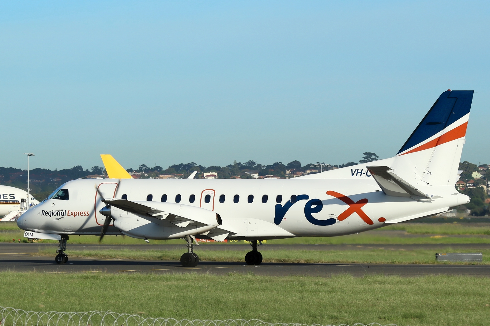 VH-OLM · Saab 340B · (SYD / YSSY)