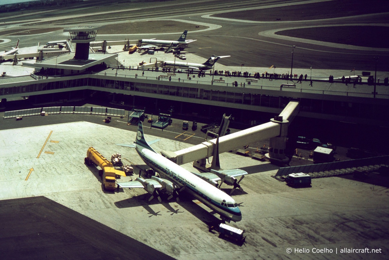 - · --- · (AMS / EHAM)