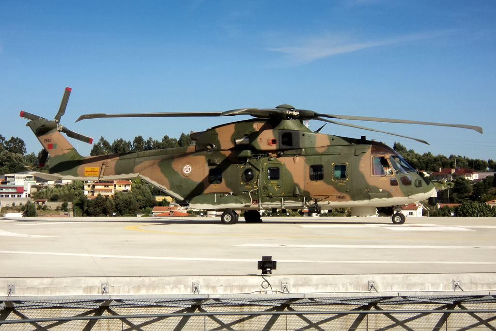 19611 · AgustaWestland EH-101 Mk516 · -