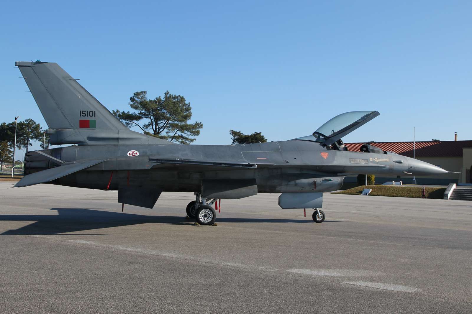 15101 · General Dynamics F-16AM · (LPMR)
