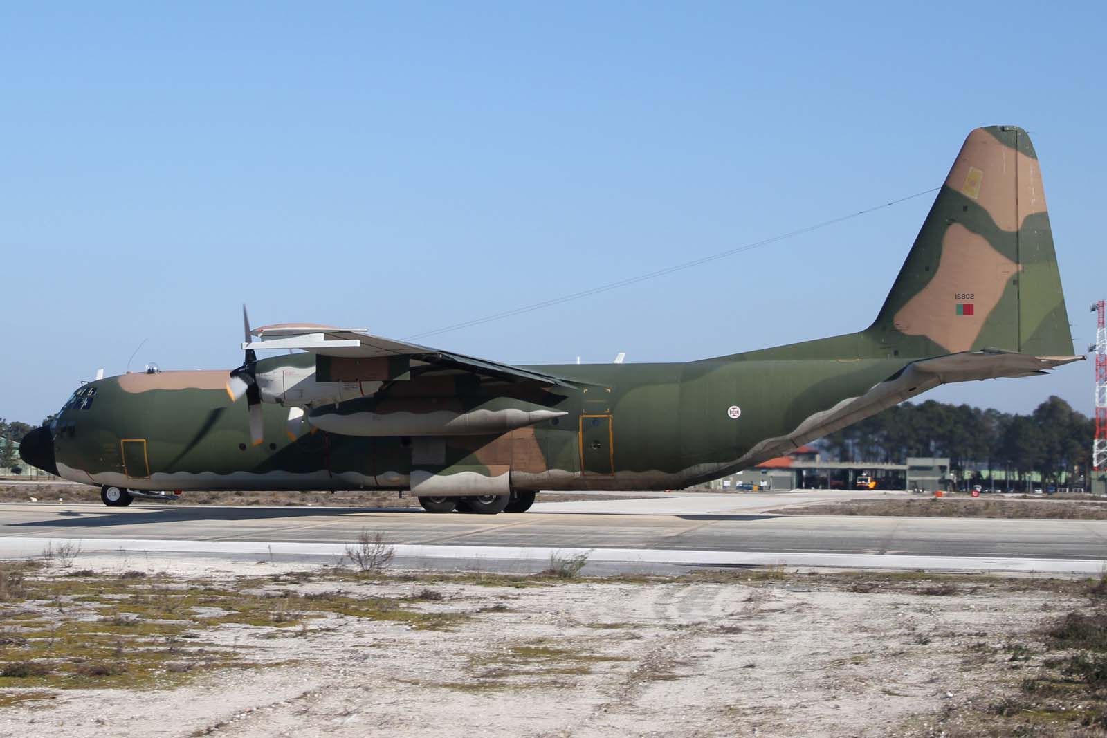 16802 · Lockheed C-130H-30 Hercules · (LPMR)