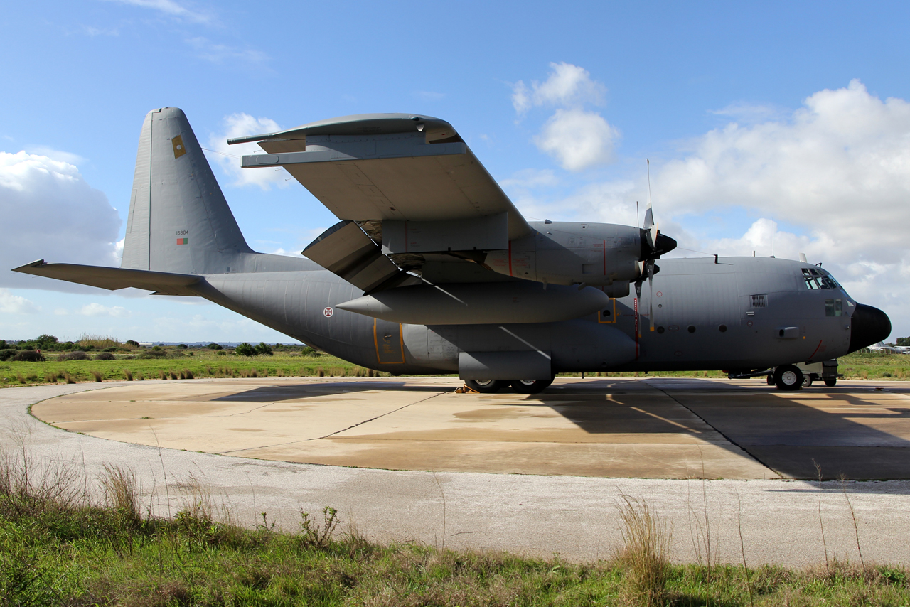 16804 · Lockheed C-130H Hercules · (LPMT)