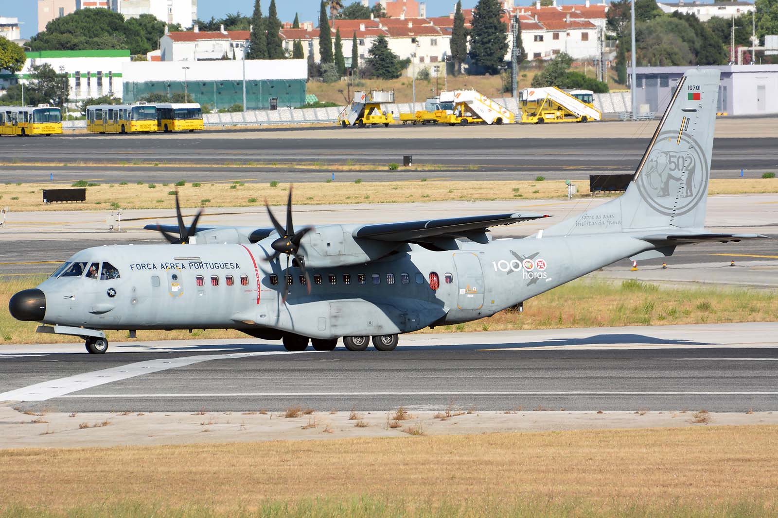 16701 · CASA C-295M · (LIS / LPPT)