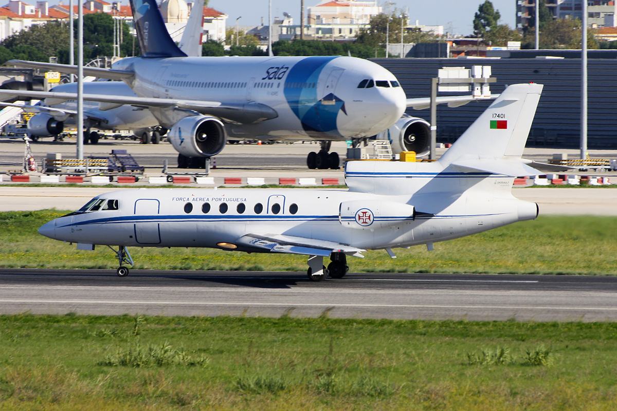 17401 · Dassault Falcon 50 · (LIS / LPPT)