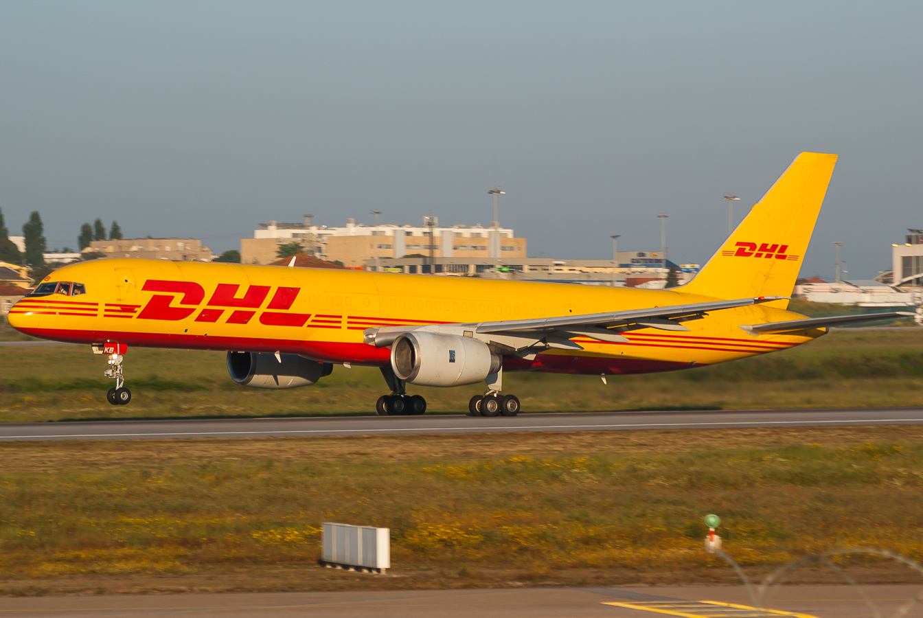 G-BIKB · Boeing 757-236(SF) · (OPO / LPPR)