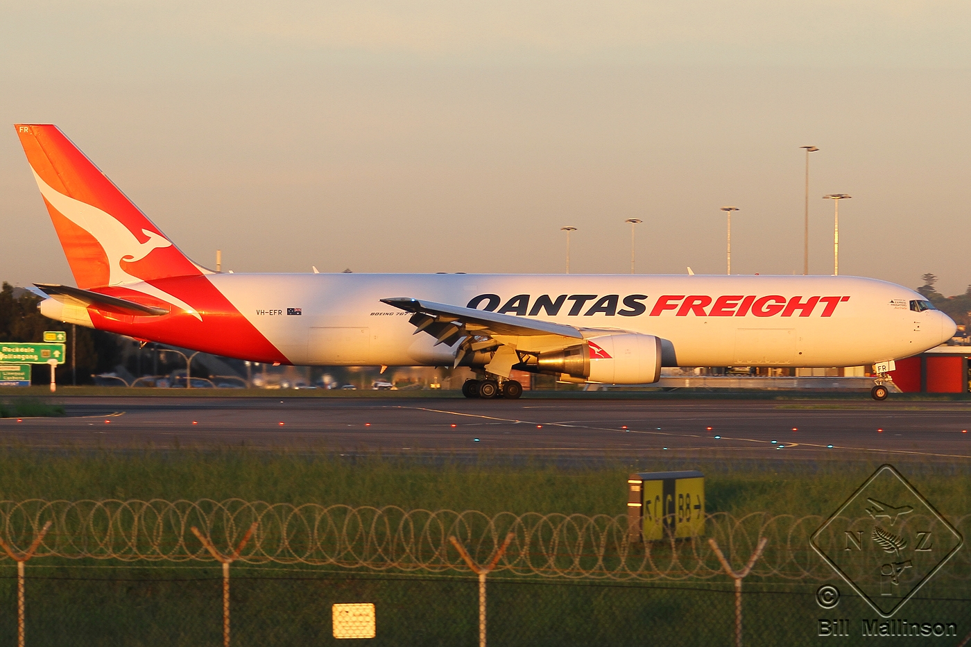 VH-EFR · Boeing 767-381F/ER · (SYD / YSSY)
