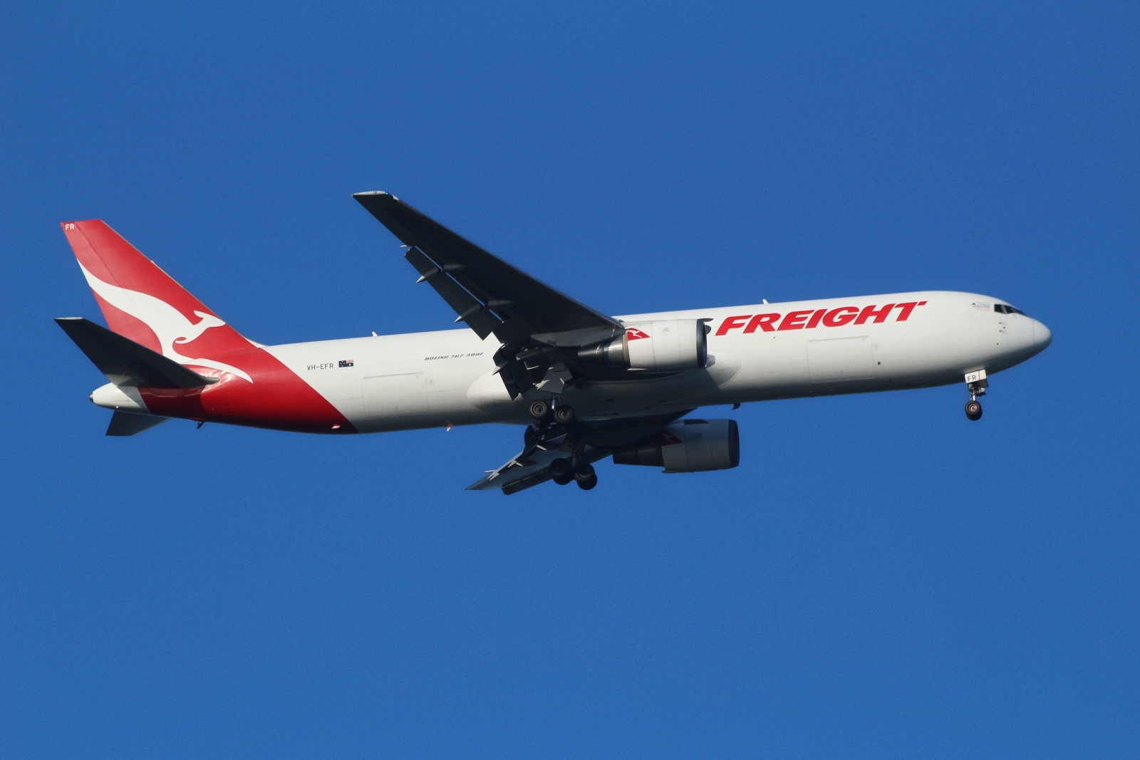 VH-EFR · Boeing 767-381F/ER · (SYD / YSSY)
