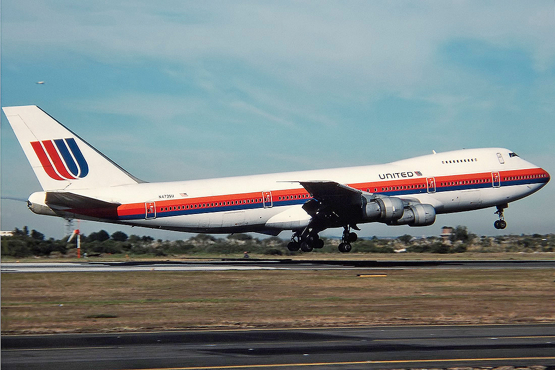 N4735U / 8035 · Boeing 747-122 · (SYD / YSSY)