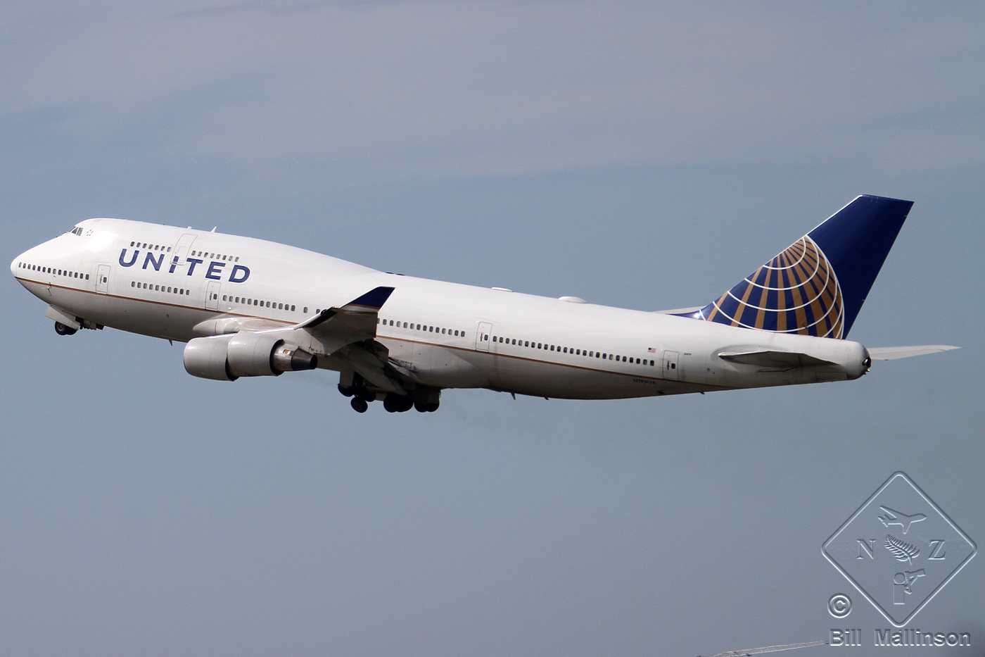 N199UA · Boeing 747-422 · (SYD / YSSY)
