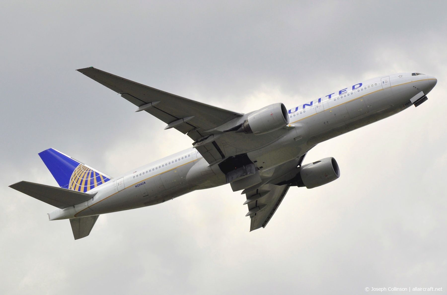 N224UA · Boeing 777-222/ER · (LHR / EGLL)