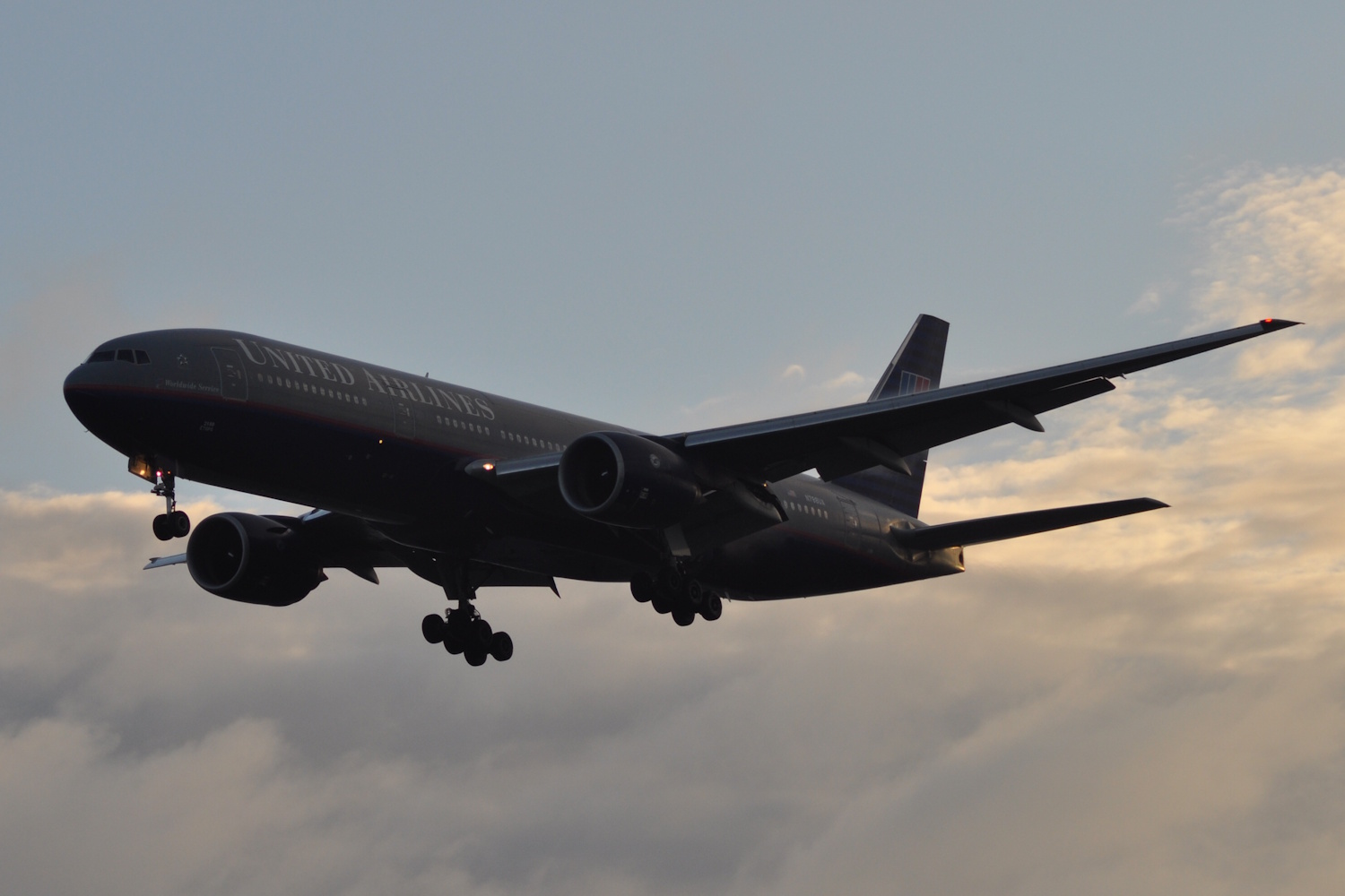 N788UA · Boeing 777-222/ER · LHR / EGLL