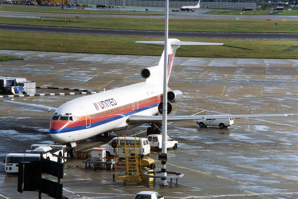 N7623U / 5723 · Boeing 727-222 · (LHR / EGLL)