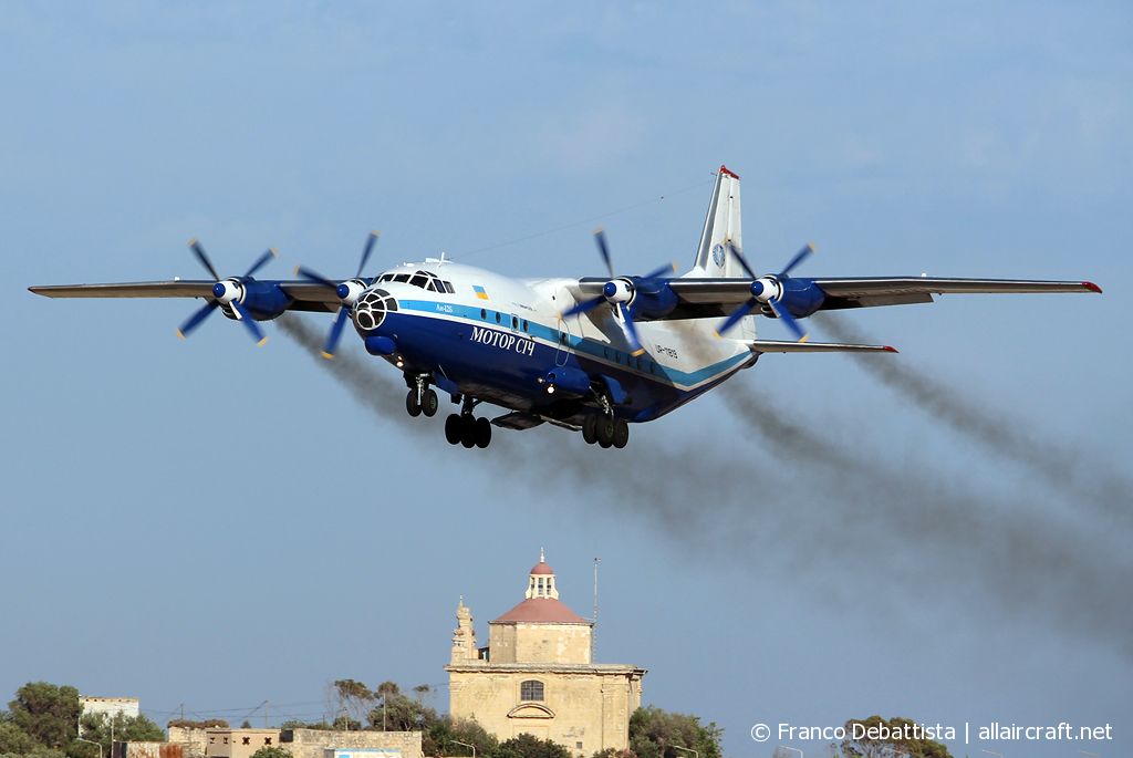 UR-11819 · Antonov An-12BK · (MLA / LMML)