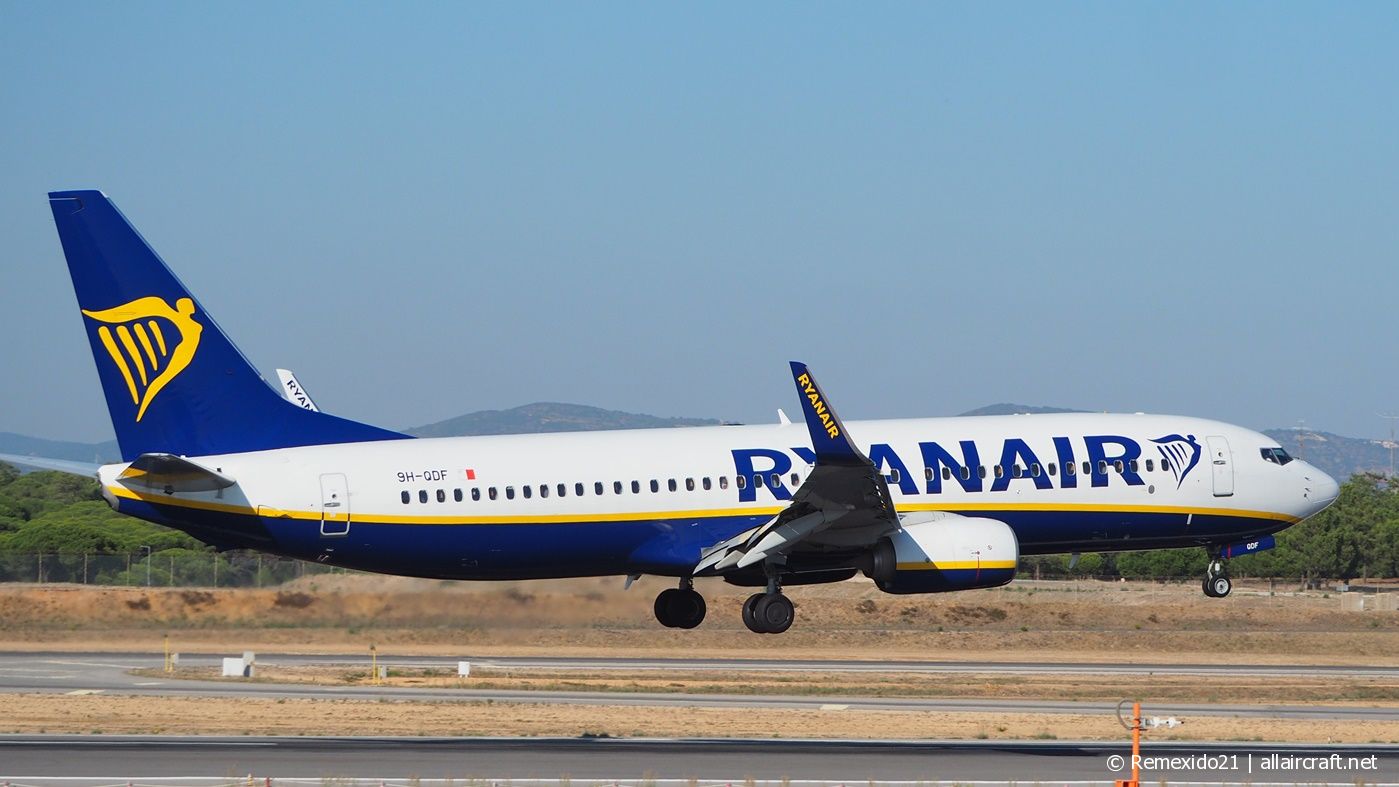 9H-QDF · Boeing 737-8AS(WL) · (FAO / LPFR)