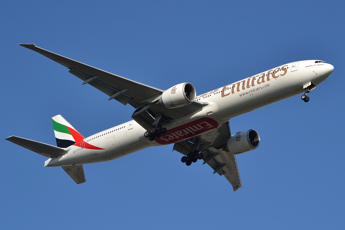 A6-ECZ · Boeing 777-31H/ER · (MNL / RPLL)