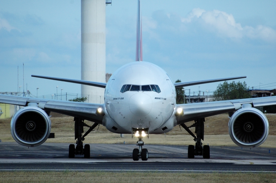A6-EMK · Boeing 777-21H/ER · (LIS / LPPT)