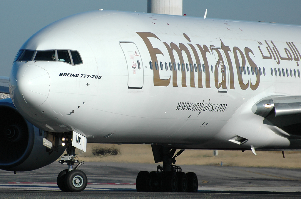 A6-EMK · Boeing 777-21H/ER · (LIS / LPPT)