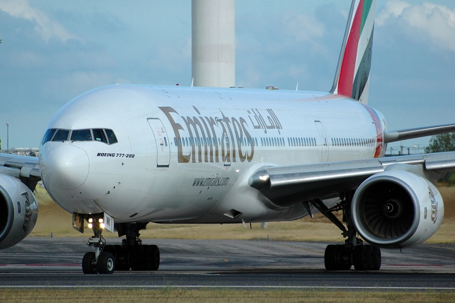 A6-EMK · Boeing 777-21H/ER · (LIS / LPPT)
