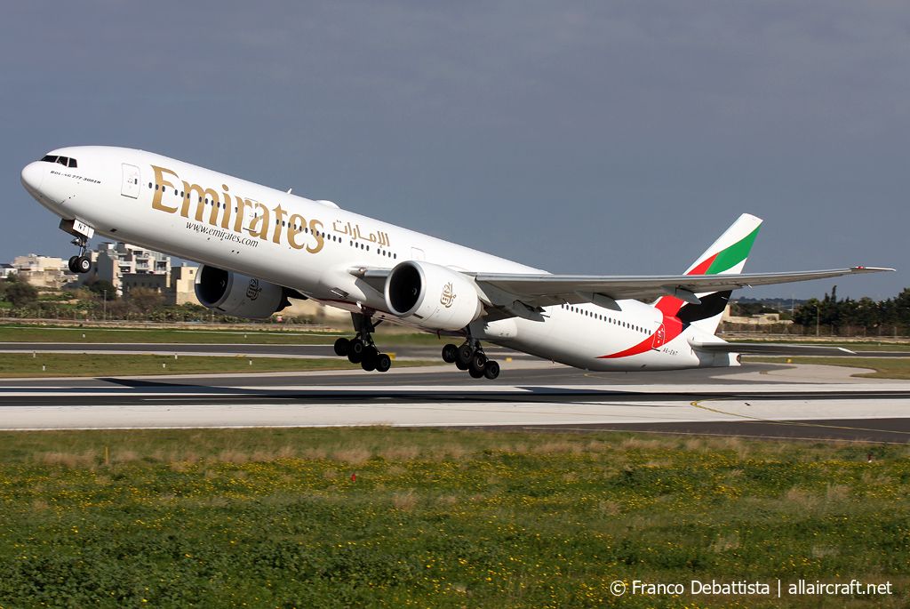 A6-ENT · Boeing 777-31H(ER) · (MLA / LMML)