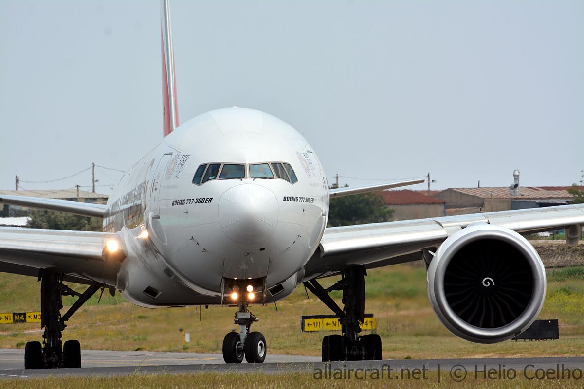 A6-ENC · Boeing 777-31H/ER · (LIS / LPPT)