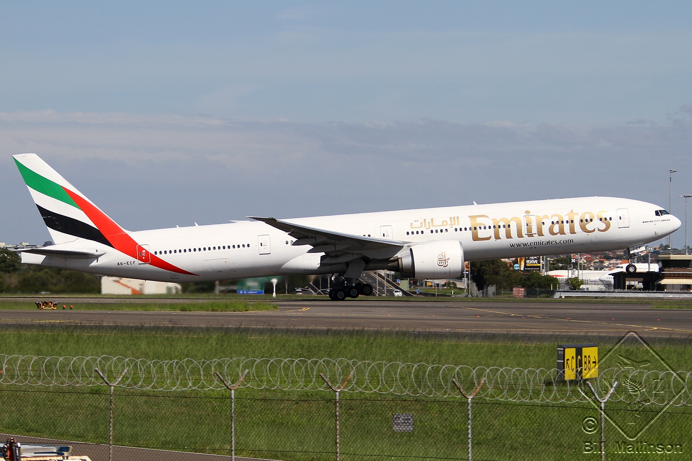 A6-ECF · Boeing 777-31H/ER · (SYD / YSSY)
