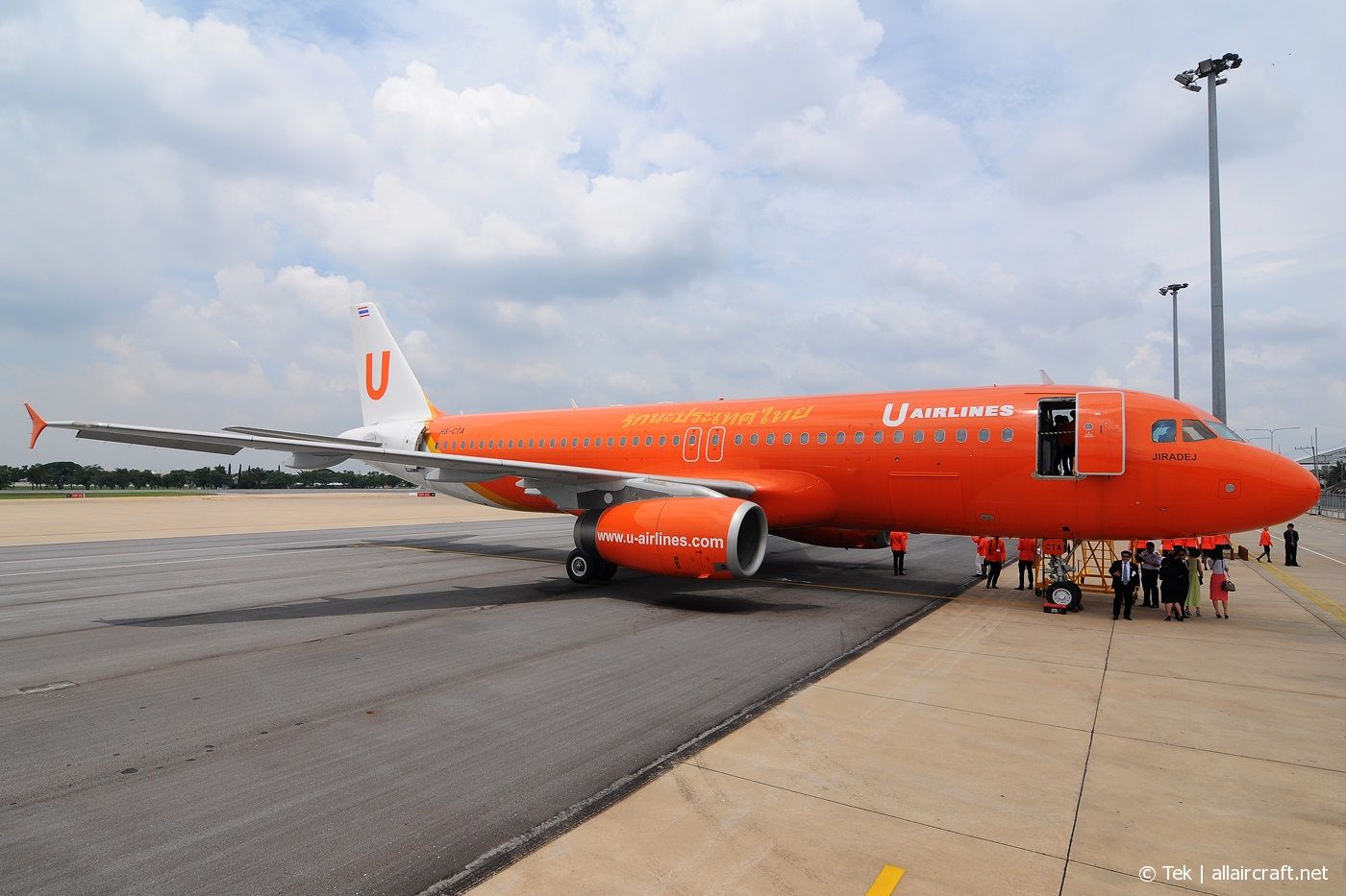HS-CTA · Airbus A320-231 · (DMK / VTBD)