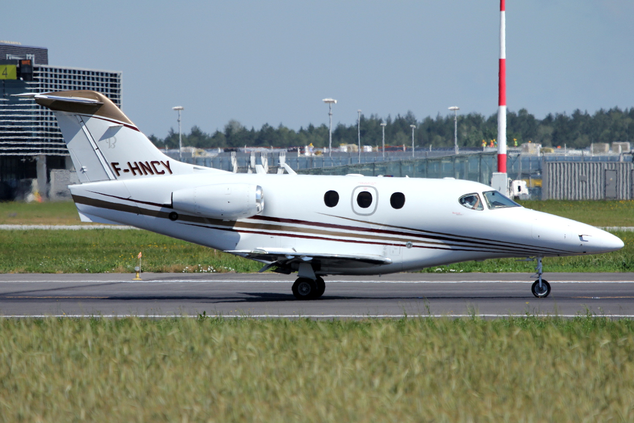 F-HNCY · Hawker Beechcraft 390 Premier IA · (RZE / EPRZ)