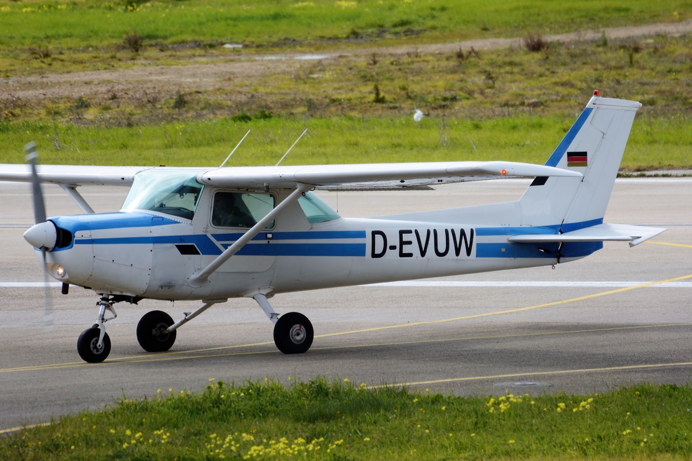D-EVUW · Cessna 152 II · (LPCS)