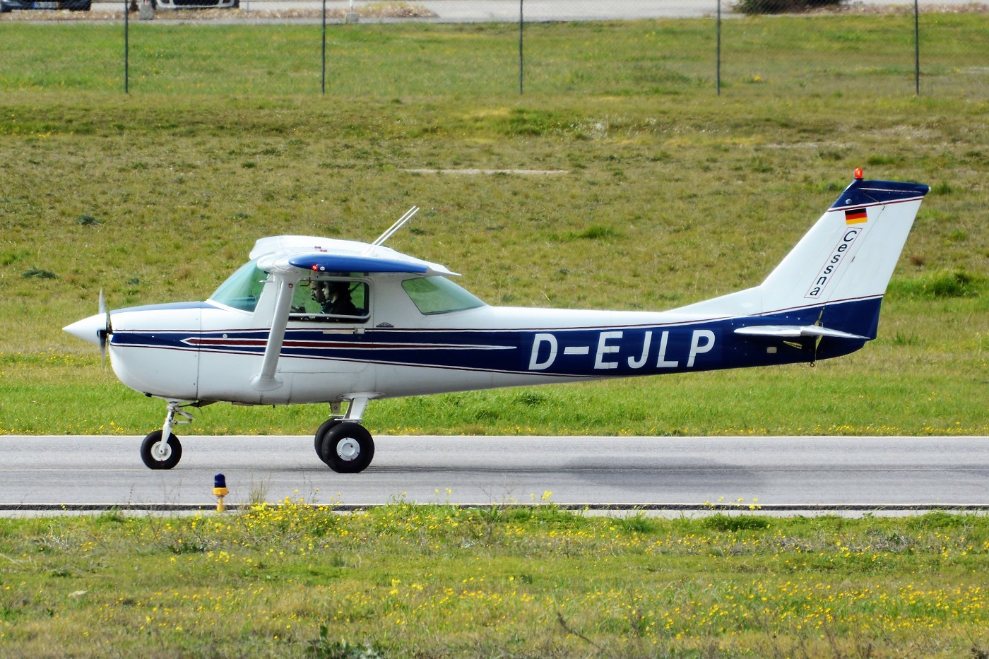 D-EJLP · Cessna 150J · (LPCS)